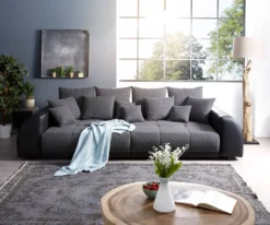 DELIFE Big-Sofa Violetta 310x135 Cm Schwarz Inklusive Kissen