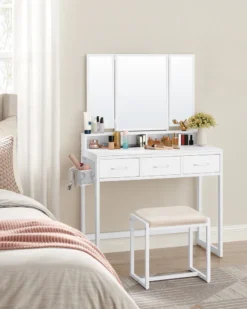 VASAGLE Schminktisch Mit Gepolstertem Hocker, Frisiertisch Mit Dreifachem Spiegel, 3 Schubladen, Haartrocknerhalter, Kosmetiktisch, Moderner Stil, Weiß RVT004W14